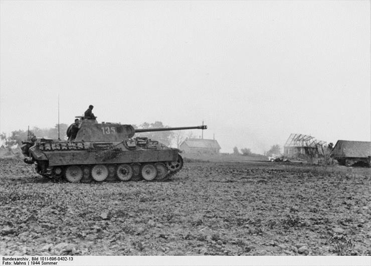 pozostałe z Bundesarchiv - Bundesarchiv_Bild_101I-696-0432-13,_Polen,_Panzer_V_Panther_auf_dem_Feld.jpg